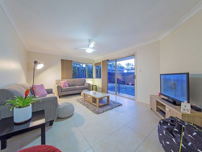 5 Brush Box Place, Wakerley QLD 4154