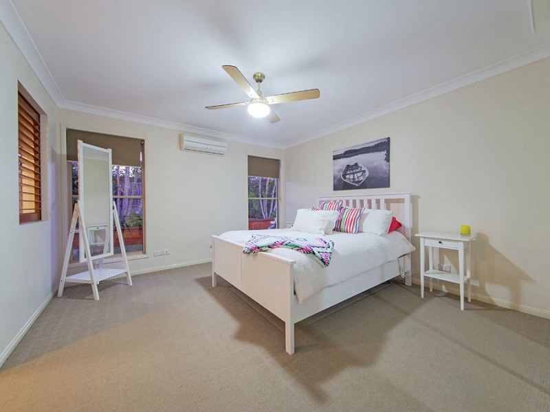 5 Brush Box Place, Wakerley QLD 4154