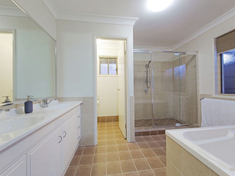 5 Brush Box Place, Wakerley QLD 4154