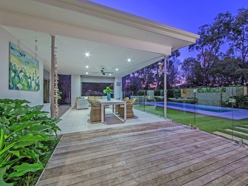 42 Margaret Crescent, Wakerley QLD 4154