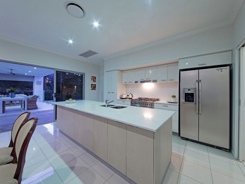 42 Margaret Crescent, Wakerley QLD 4154