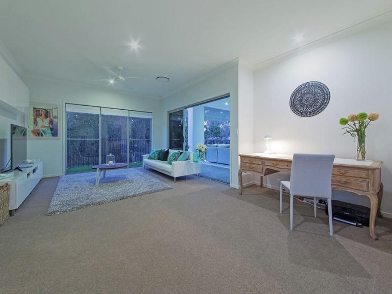 42 Margaret Crescent, Wakerley QLD 4154