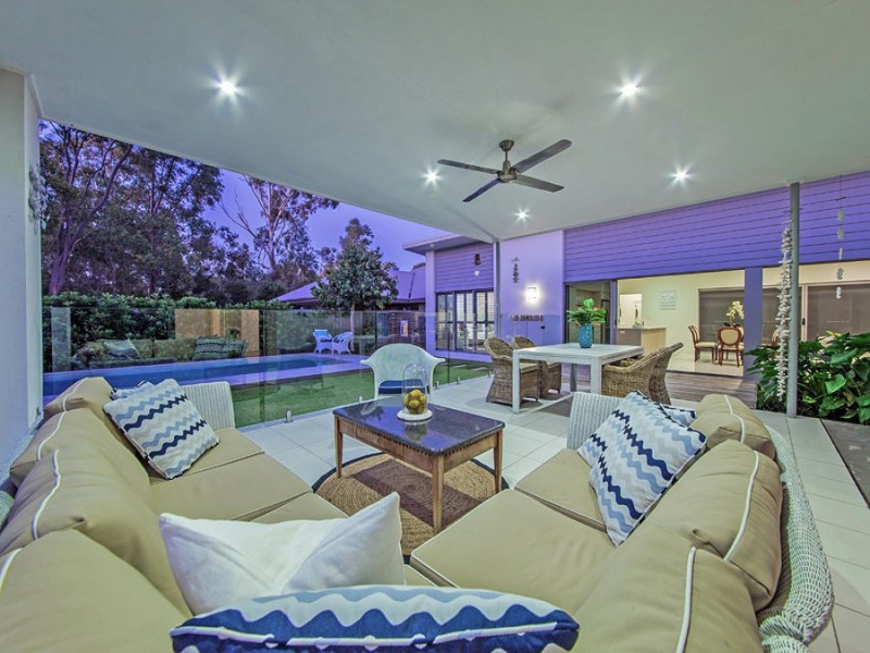 42 Margaret Crescent, Wakerley QLD 4154