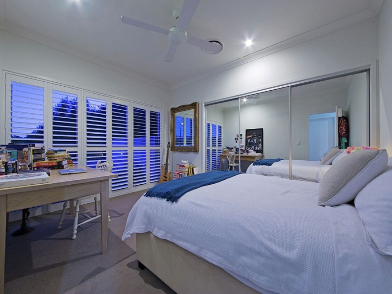 42 Margaret Crescent, Wakerley QLD 4154