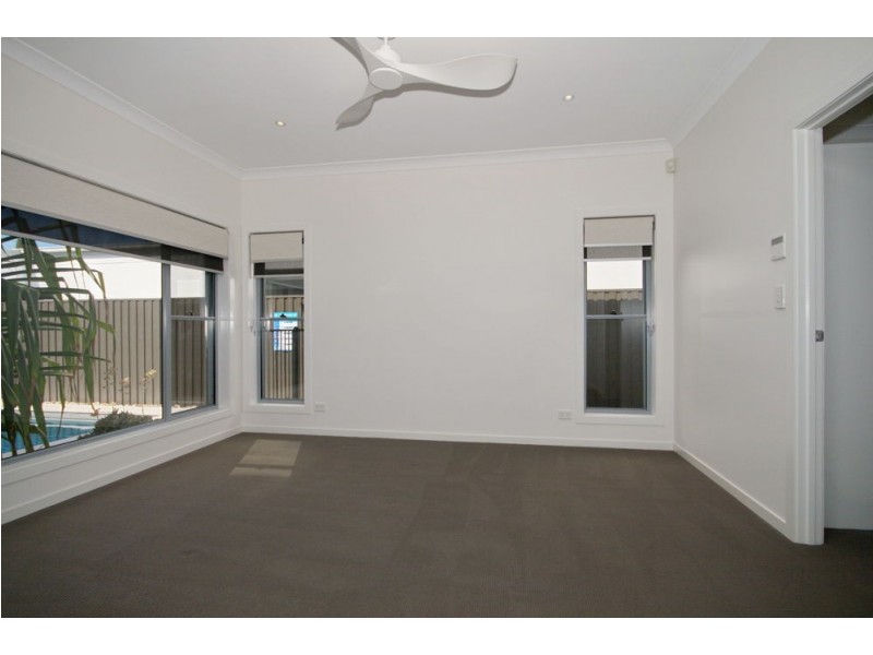 25 Nichols Street, Gumdale QLD 4154