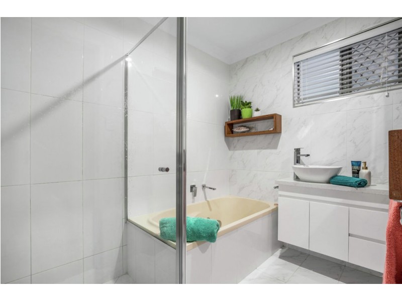 65 Barbara Street, Manly West QLD 4179