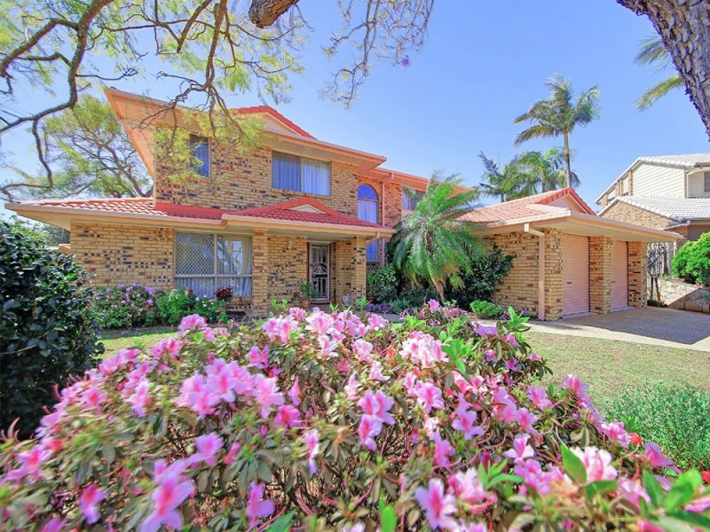 11 Irvine Place, Wynnum West QLD 4178