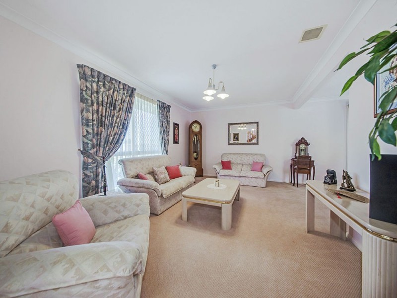 11 Irvine Place, Wynnum West QLD 4178