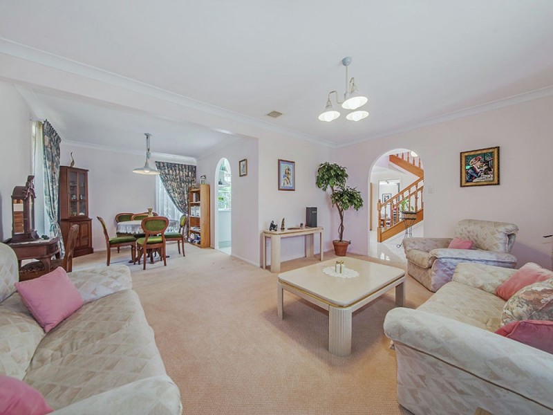 11 Irvine Place, Wynnum West QLD 4178
