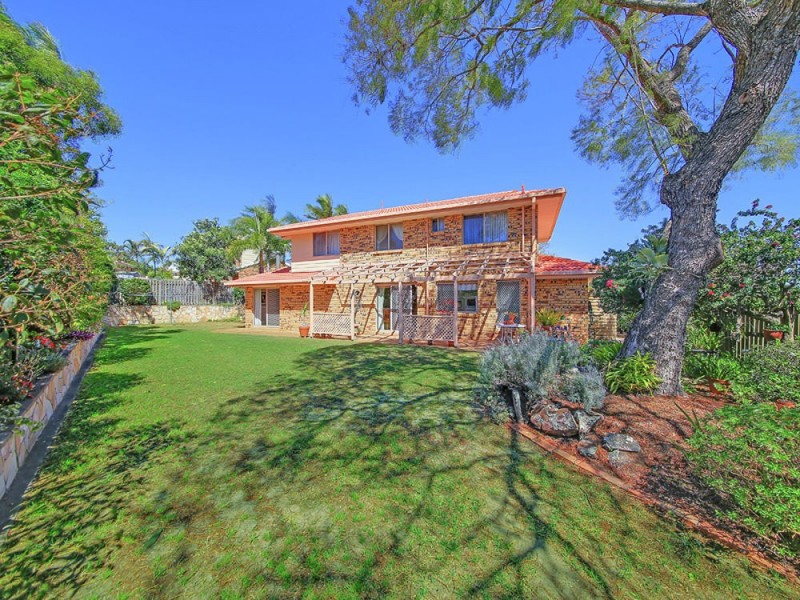 11 Irvine Place, Wynnum West QLD 4178