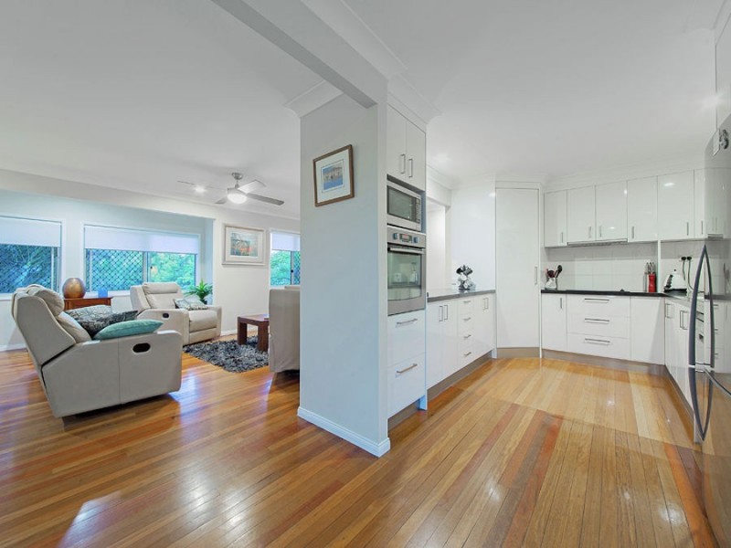 67 Duncan Street, Wynnum West QLD 4178