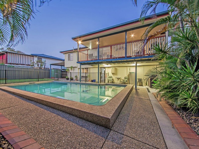 67 Duncan Street, Wynnum West QLD 4178