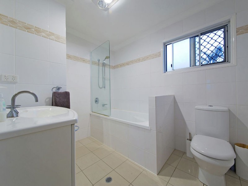 67 Duncan Street, Wynnum West QLD 4178