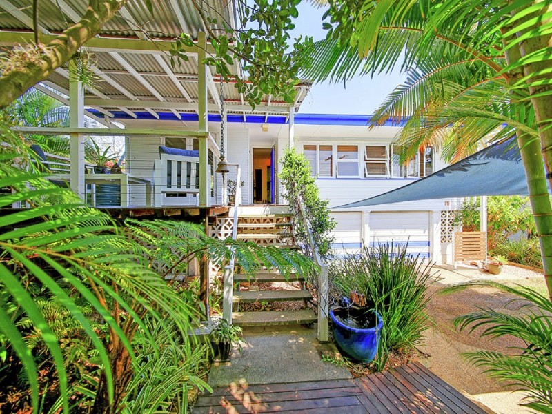 15 Banoon Drive, Wynnum QLD 4178