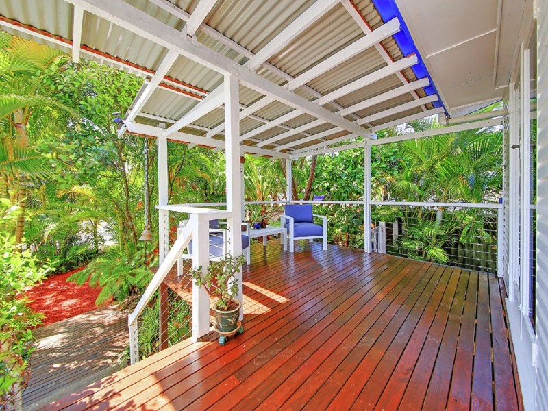 15 Banoon Drive, Wynnum QLD 4178