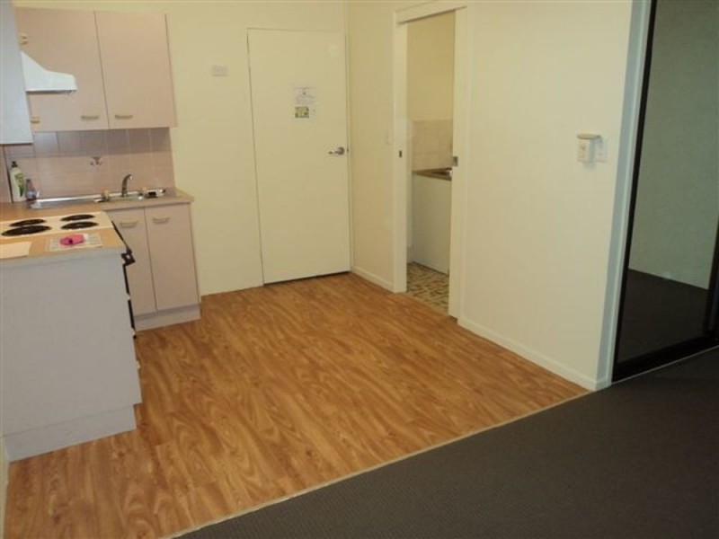 80/15 Carmichael Court, Wynnum West QLD 4178