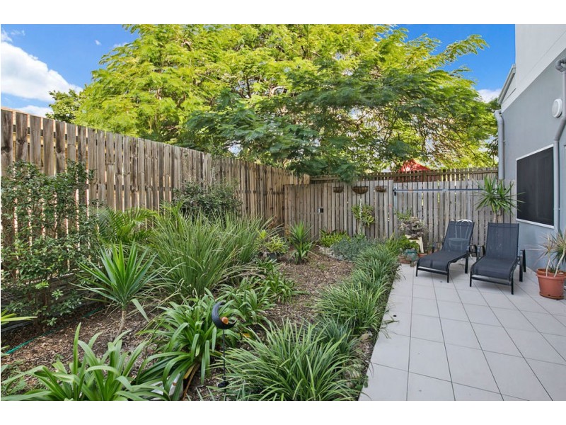 2/34 Emsworth Street, Wynnum QLD 4178