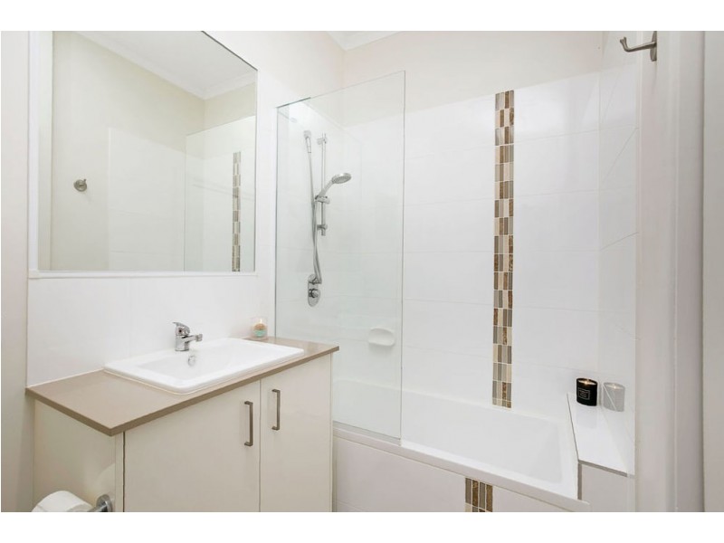 2/34 Emsworth Street, Wynnum QLD 4178