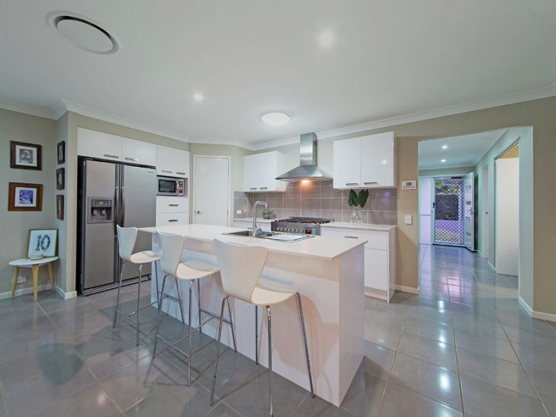 11 Gardenia Place, Gumdale QLD 4154