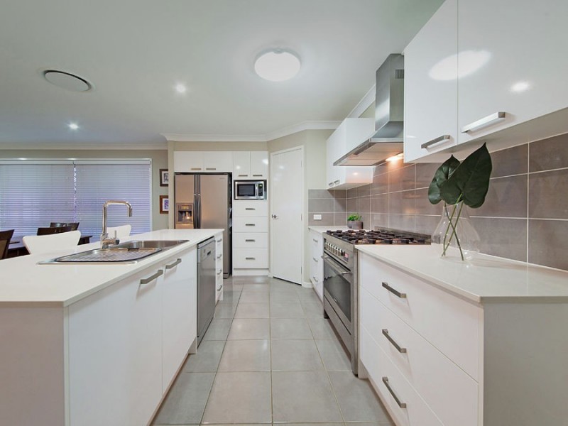 11 Gardenia Place, Gumdale QLD 4154