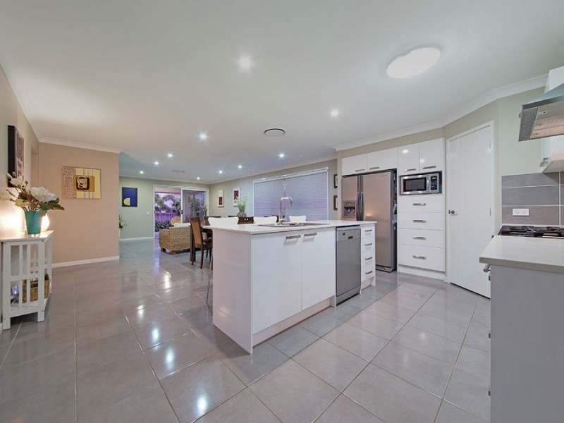 11 Gardenia Place, Gumdale QLD 4154