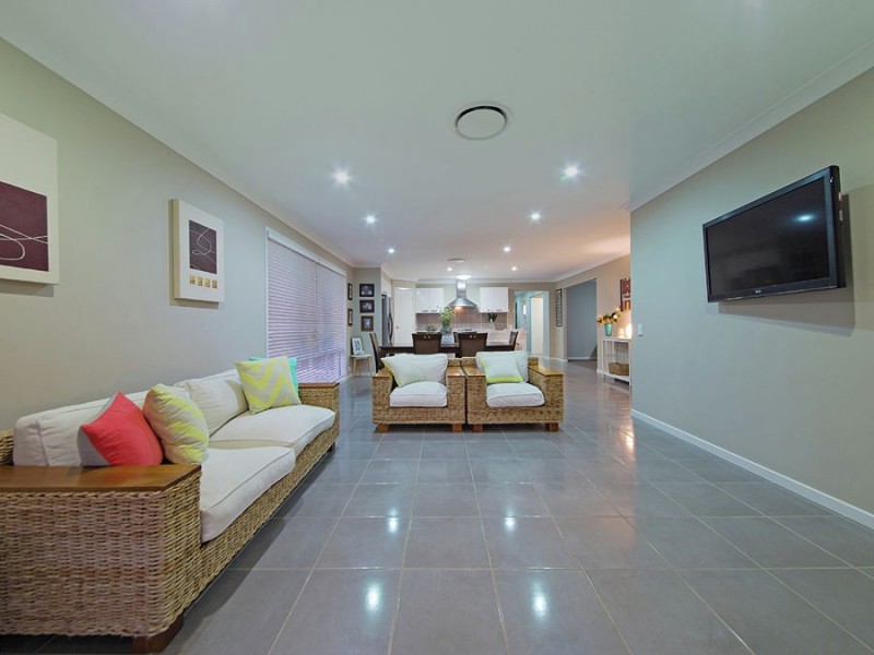 11 Gardenia Place, Gumdale QLD 4154