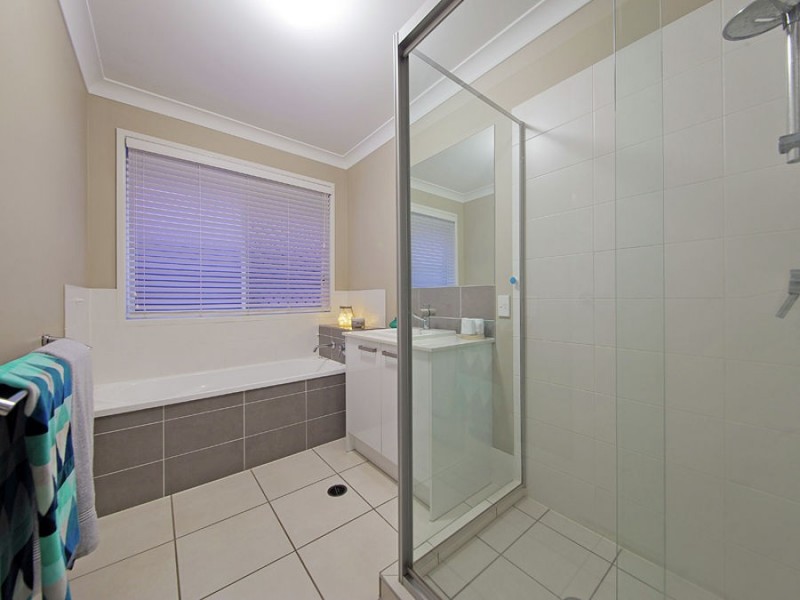 11 Gardenia Place, Gumdale QLD 4154