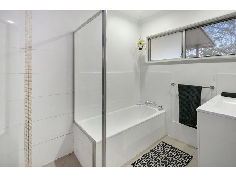 15 Tulkara St, Manly West QLD 4179