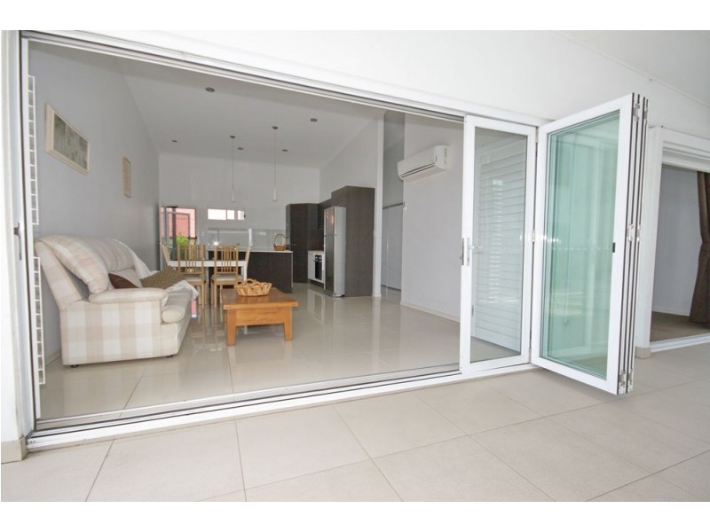 4/15 Fox Street, Wynnum QLD 4178