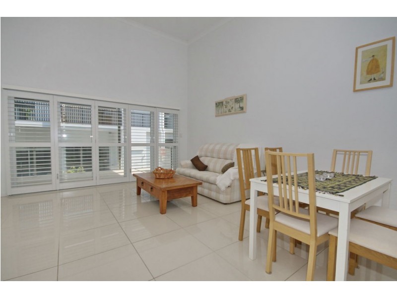 4/15 Fox Street, Wynnum QLD 4178