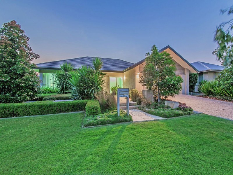 26 Esk Crescent, Wakerley QLD 4154