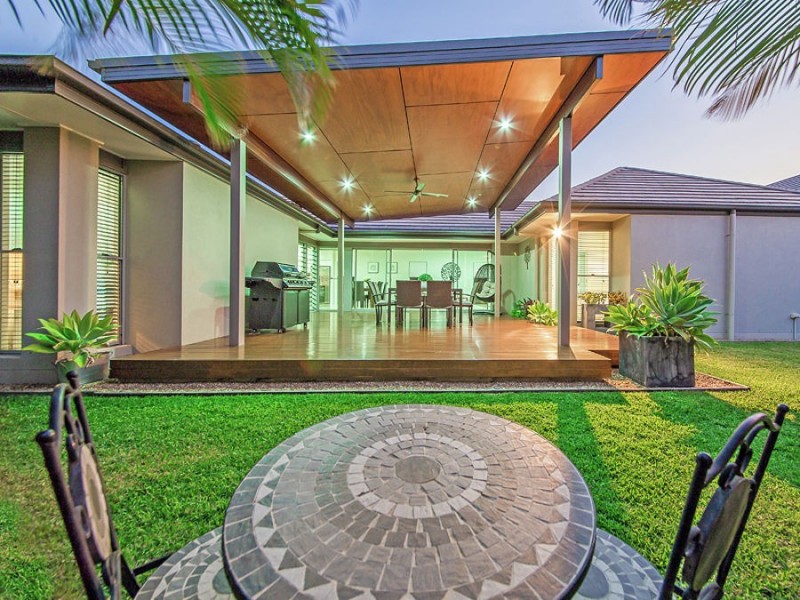 26 Esk Crescent, Wakerley QLD 4154