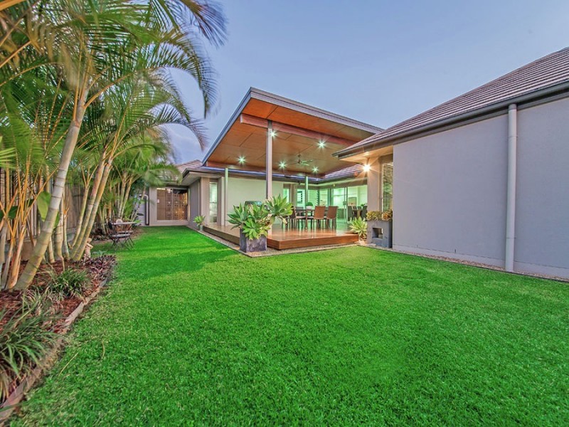 26 Esk Crescent, Wakerley QLD 4154