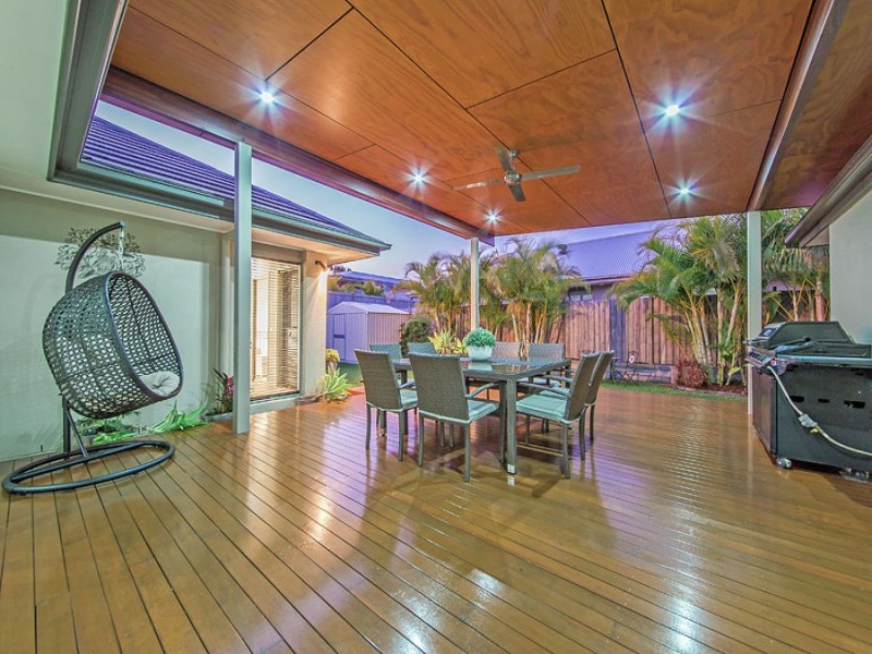 26 Esk Crescent, Wakerley QLD 4154