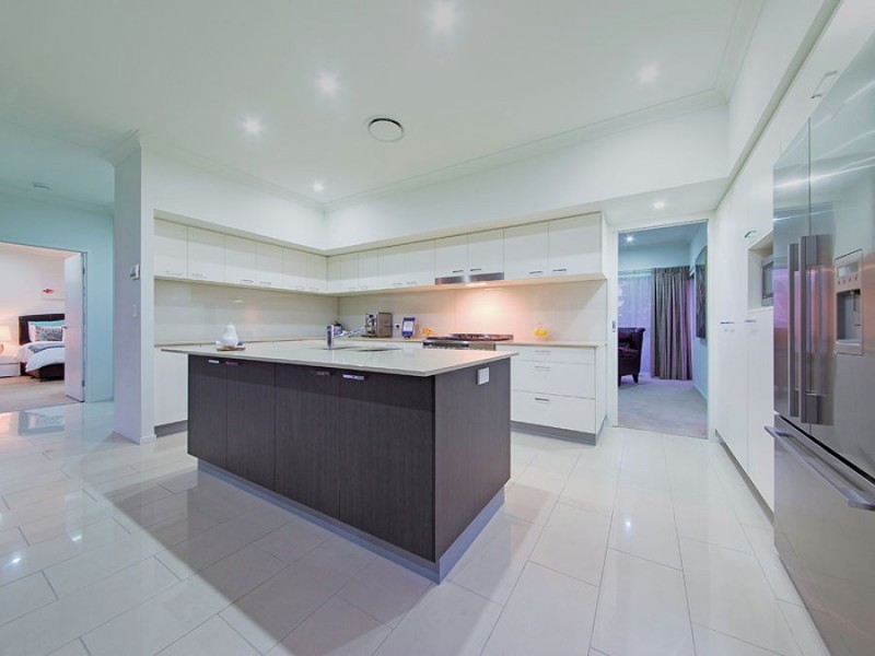 26 Esk Crescent, Wakerley QLD 4154