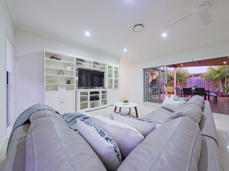 26 Esk Crescent, Wakerley QLD 4154