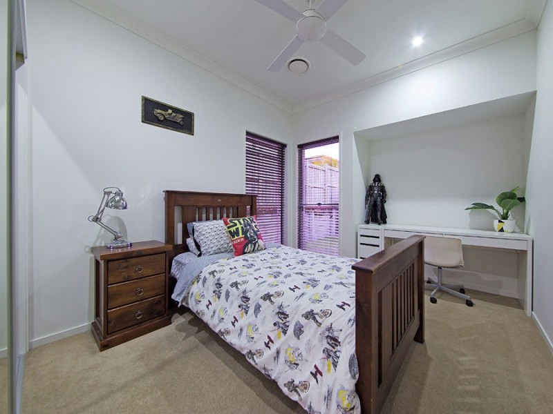 26 Esk Crescent, Wakerley QLD 4154