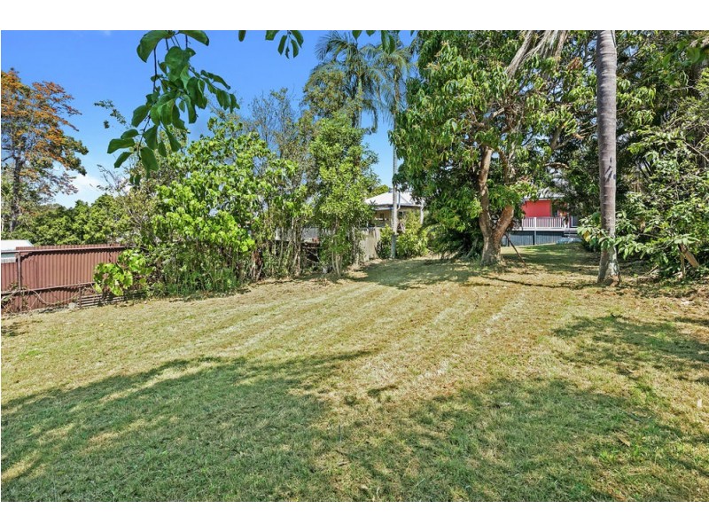250 Whites Rd, Lota QLD 4179