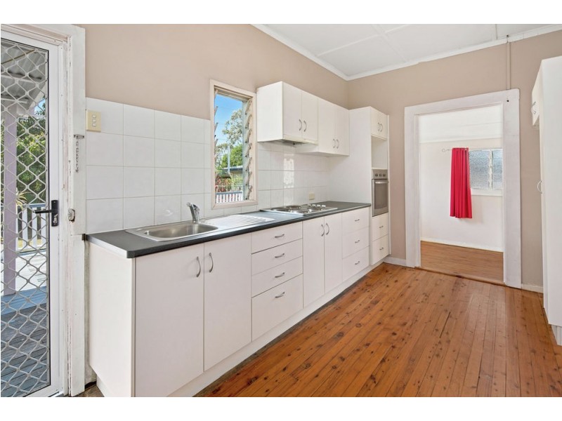 250 Whites Rd, Lota QLD 4179