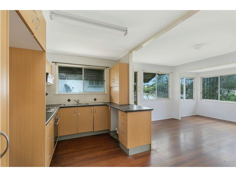 143 Mount Gravatt Capalaba Rd, Upper Mount Gravatt QLD 4122