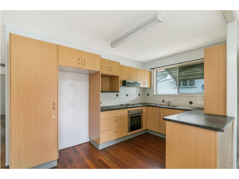 143 Mount Gravatt Capalaba Rd, Upper Mount Gravatt QLD 4122