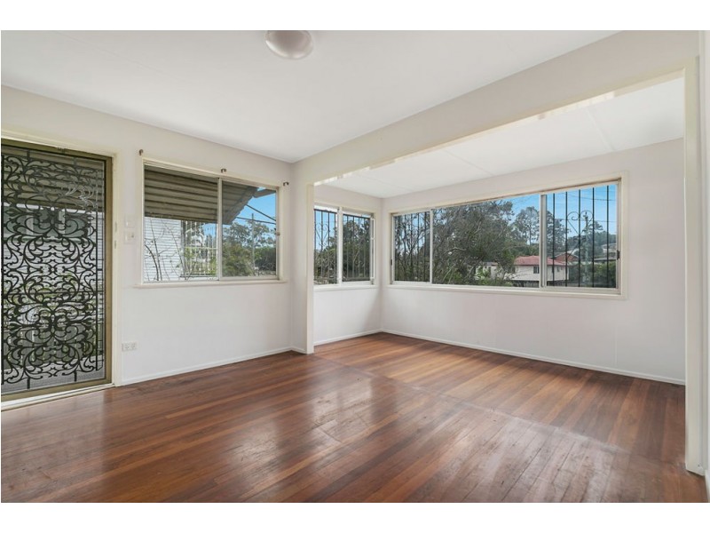 143 Mount Gravatt Capalaba Rd, Upper Mount Gravatt QLD 4122