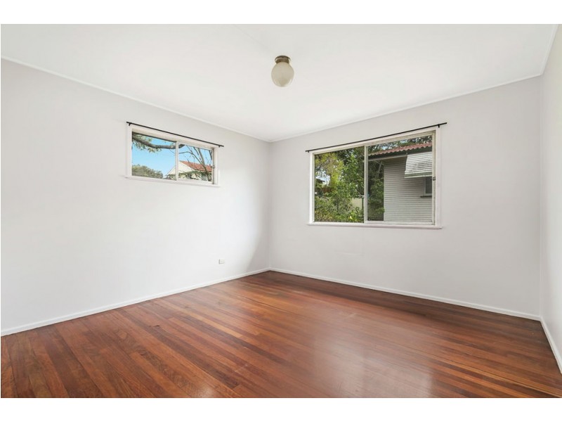 143 Mount Gravatt Capalaba Rd, Upper Mount Gravatt QLD 4122