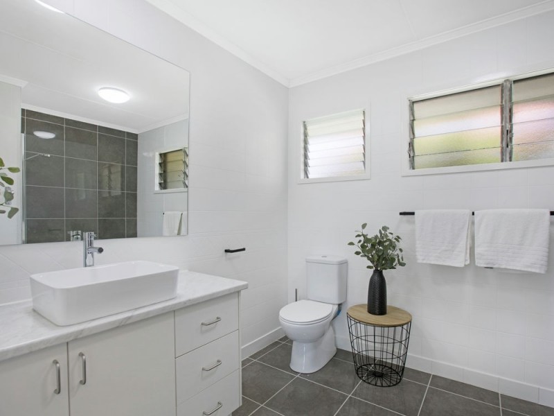 86 Roseneath Parade, Wynnum West QLD 4178