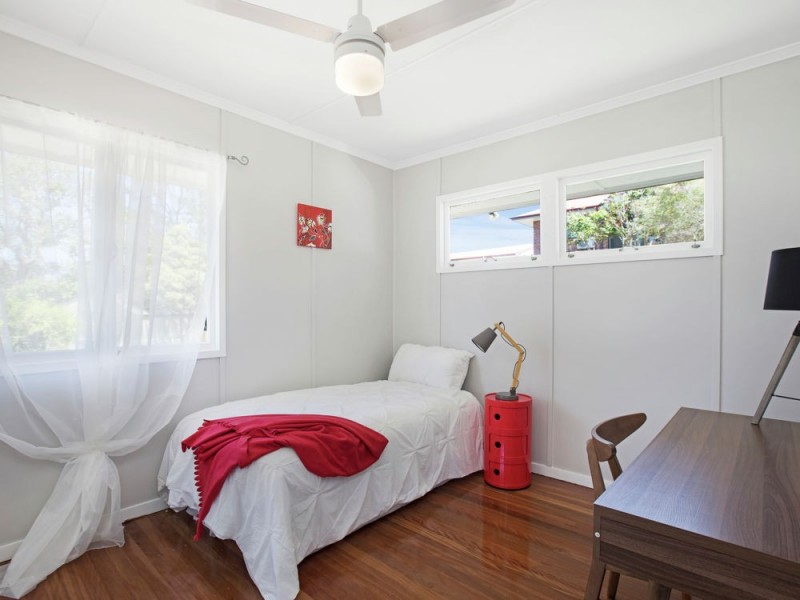 86 Roseneath Parade, Wynnum West QLD 4178