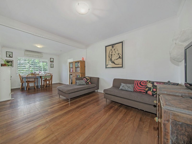 301 Preston Road, Wynnum West QLD 4178