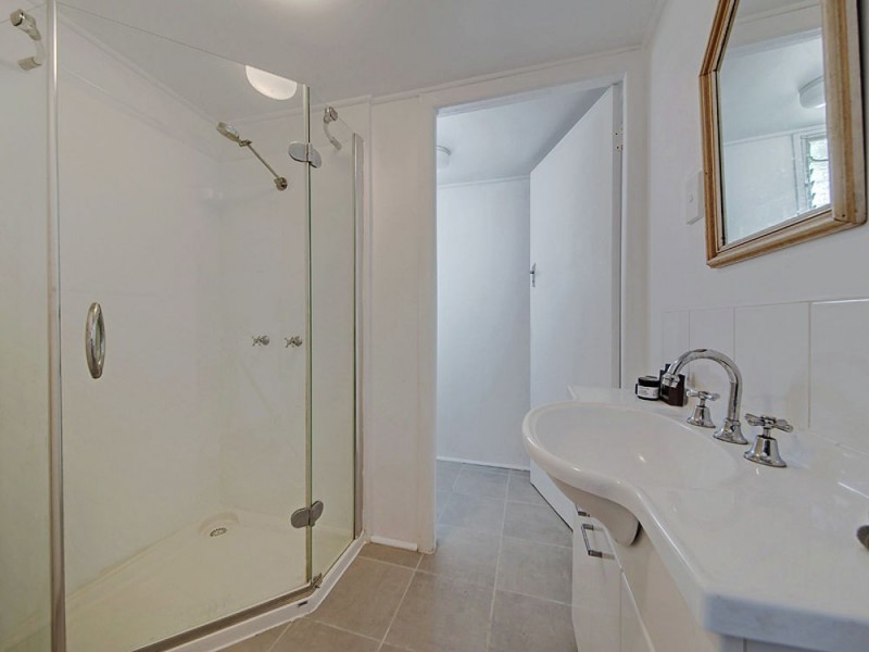 301 Preston Road, Wynnum West QLD 4178