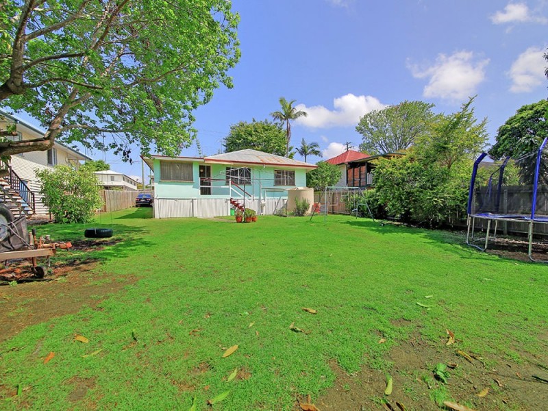 301 Preston Road, Wynnum West QLD 4178