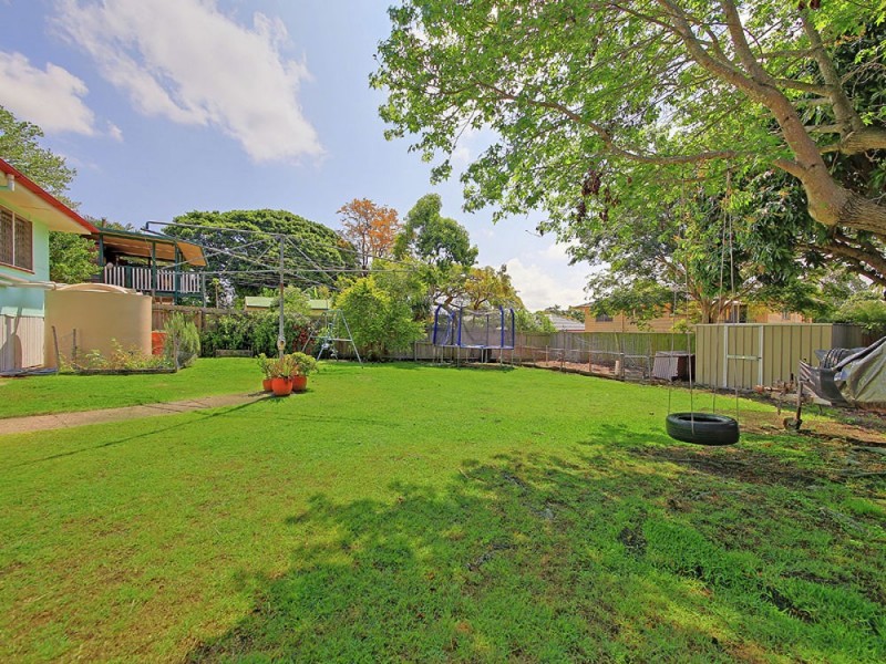 301 Preston Road, Wynnum West QLD 4178