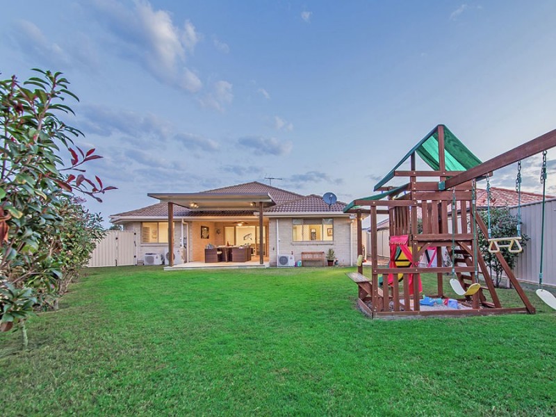 8 Venn Court, Wynnum West QLD 4178